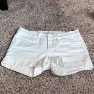 Adorable cuffed white Henry &Belle shorts